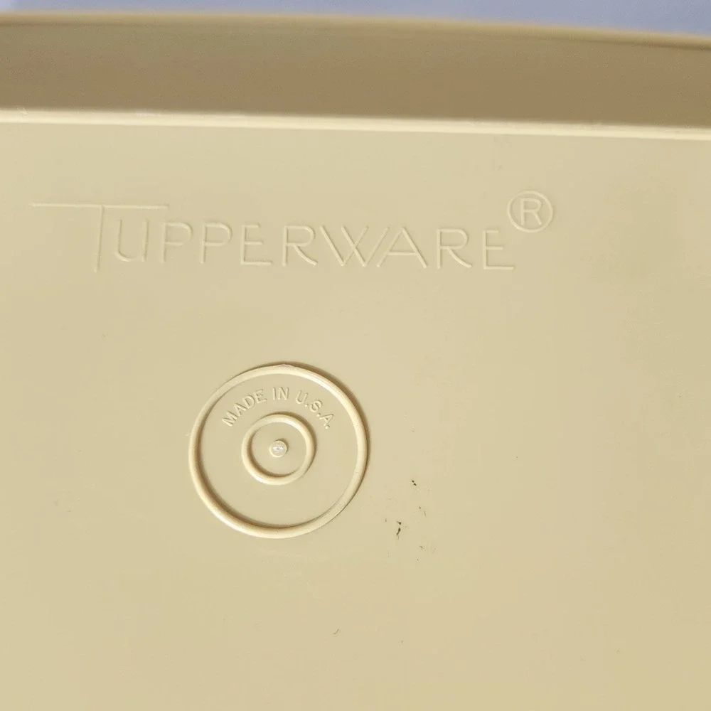 Vintage Tupperware Deviled Egg Carrier Harvest Yellow 723-3 16 Slot Server Lid